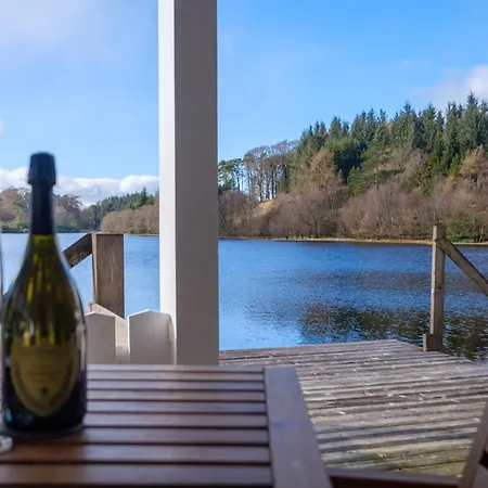 Holiday home Lilymere Boat House