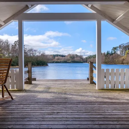 Lilymere Boat House *
