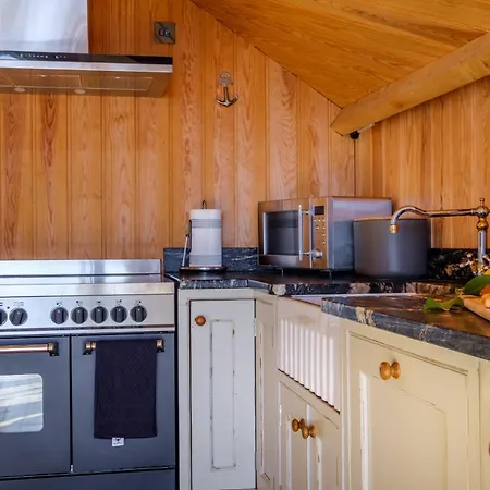 Hébergement de vacances Lilymere Boat House