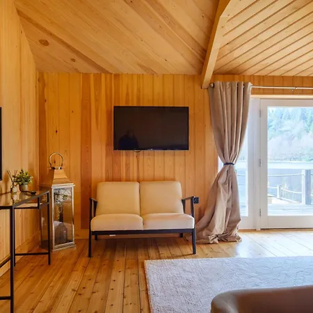 Lilymere Boat House Holiday home *