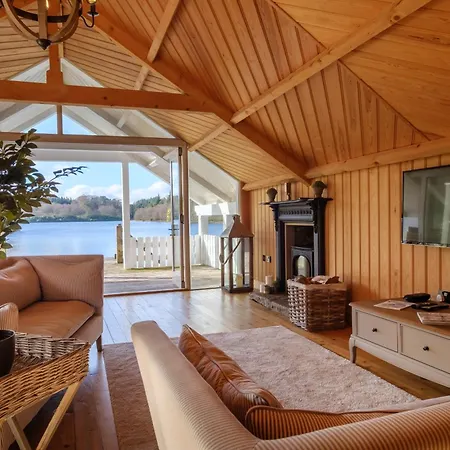 Lilymere Boat House *