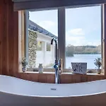Lilymere Boat House